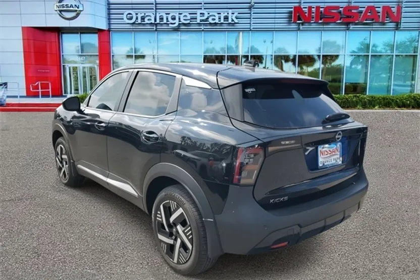 2025 Nissan Kicks SV photo 1