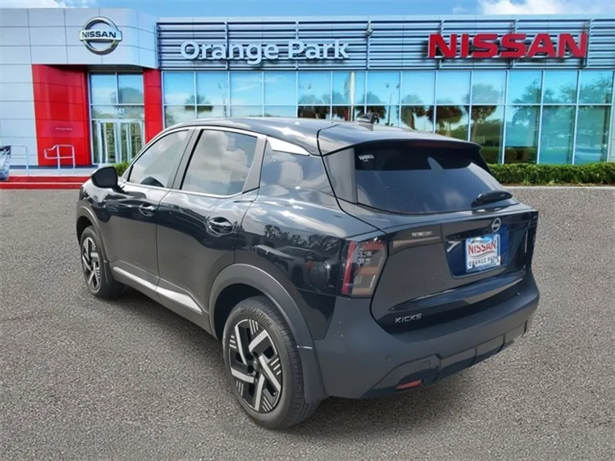 2025 Nissan Kicks SV photo 1