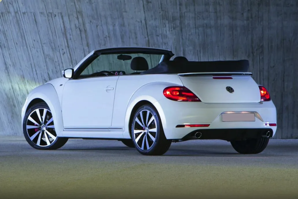 2016 Volkswagen Beetle R-Line Convertible photo 1