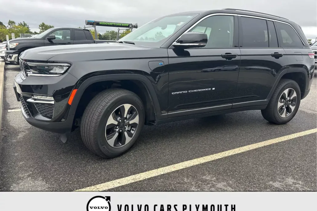 2024 Jeep Cherokee Limited 4xe photo 1