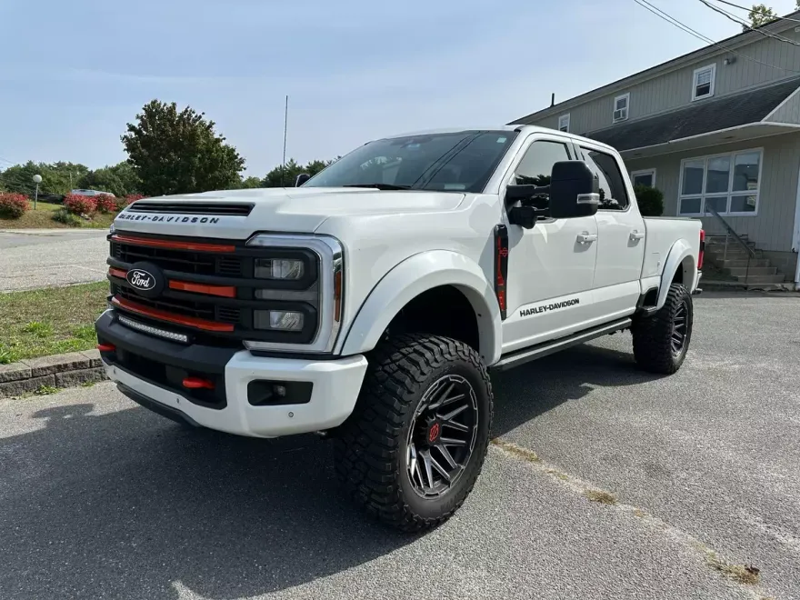 2024 Ford F-250 photo 1