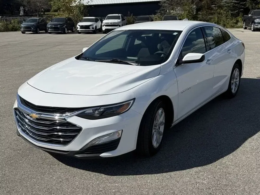 2025 Chevrolet Malibu 1LT photo 1
