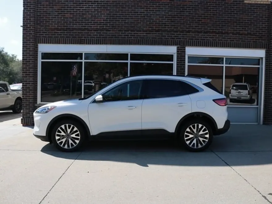 2022 Ford Escape Titanium photo 1