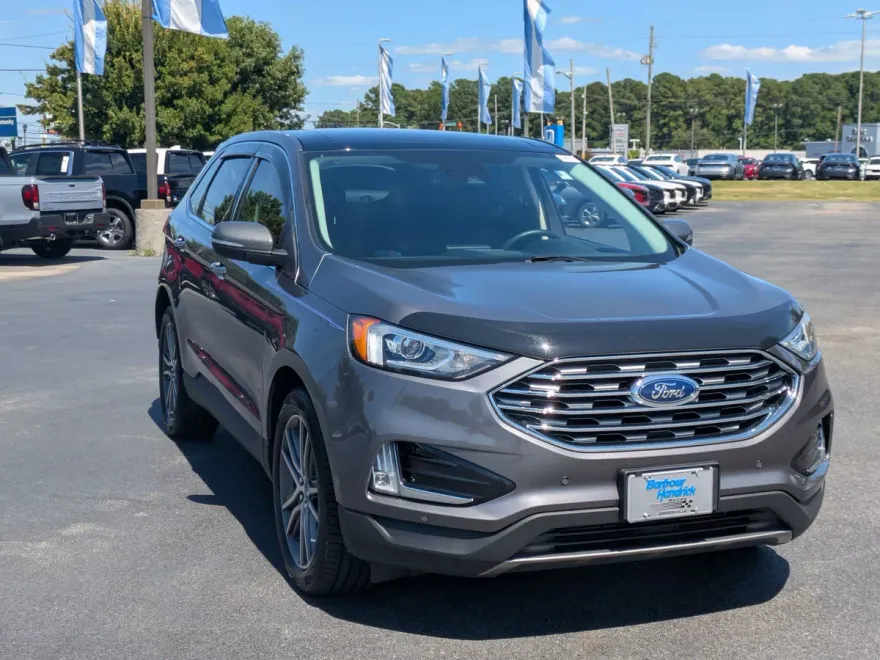 2021 Ford Edge Titanium photo 1