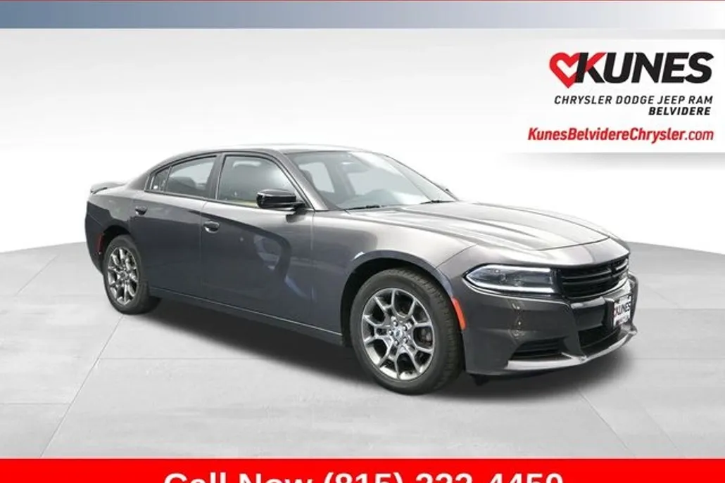 2017 Dodge Charger SE photo 1
