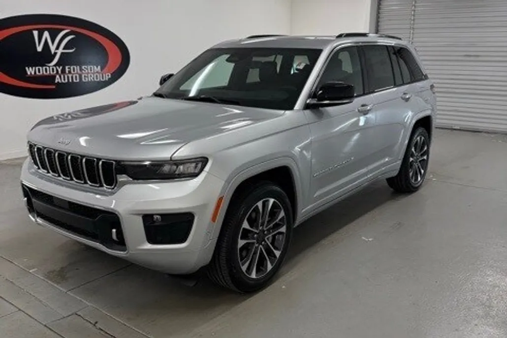 2025 Jeep Grand Cherokee Overland photo 1