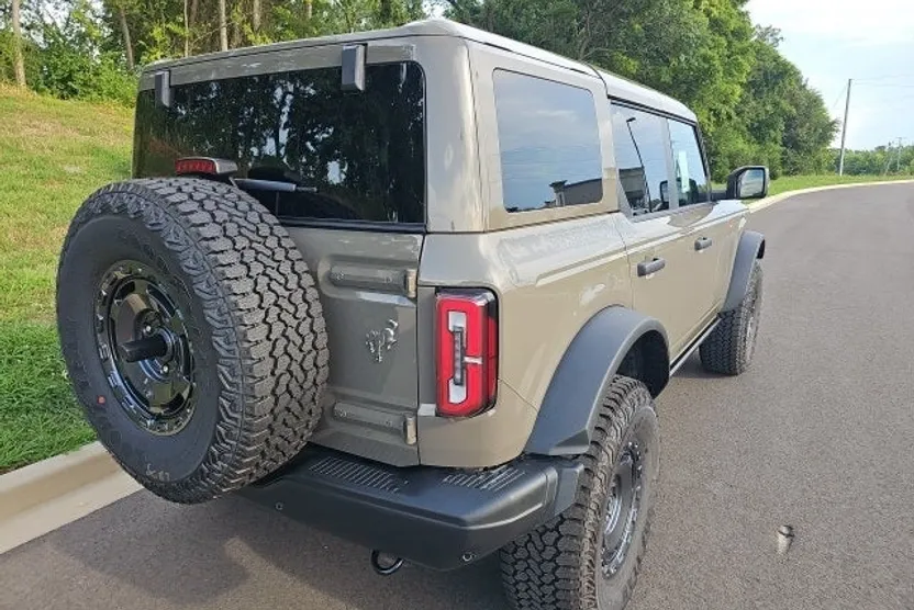 2025 Ford Bronco Badlands photo 1
