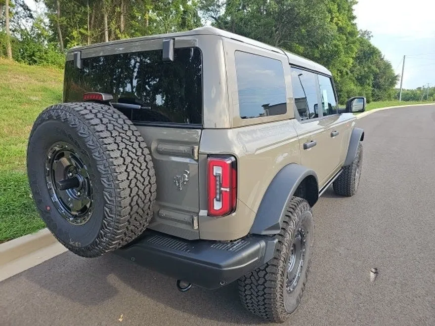 2025 Ford Bronco Badlands photo 1