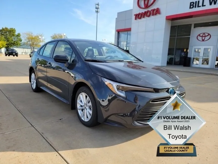 2025 Toyota Corolla Hybrid LE photo 1