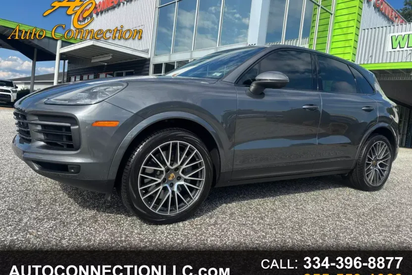 2021 Porsche Cayenne S photo 1