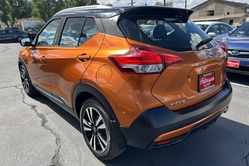 2019 Nissan Kicks S photo 1
