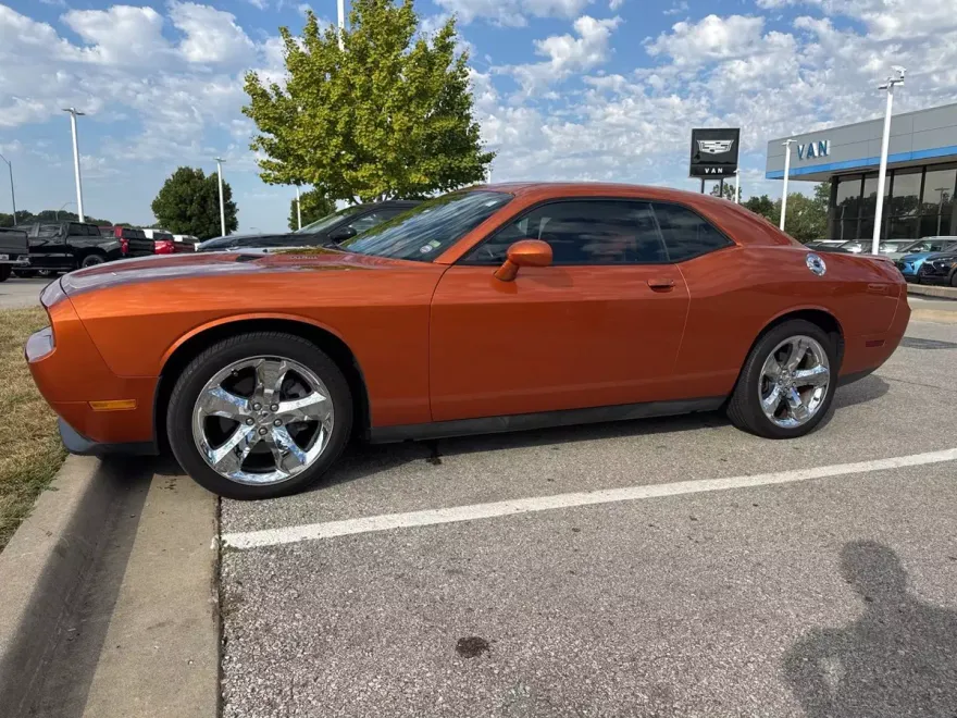 2011 Dodge Challenger R/T photo 1