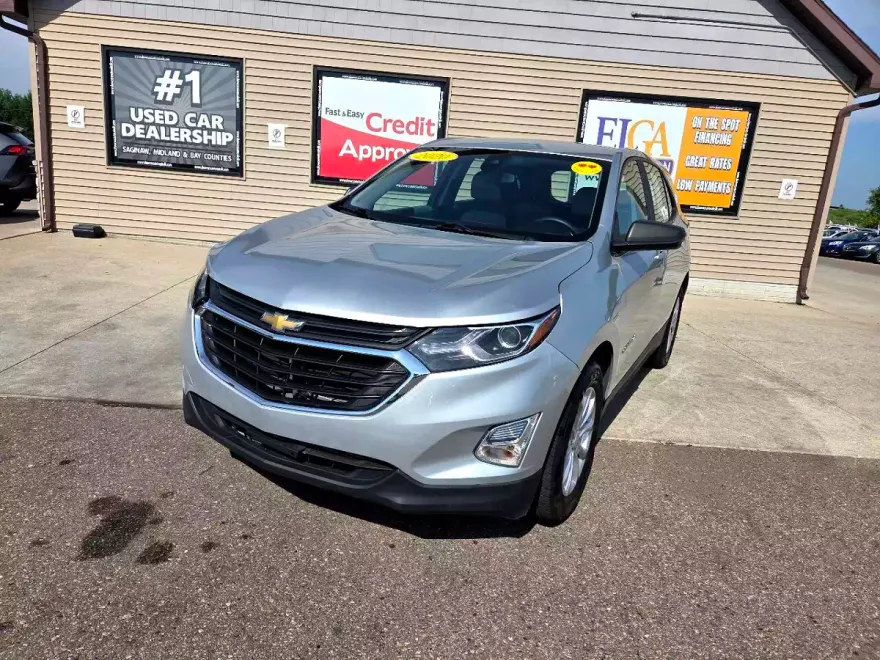 2020 Chevrolet Equinox LS photo 1