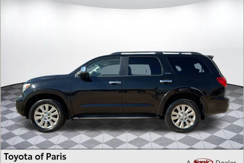 2016 Toyota Sequoia Platinum photo 1