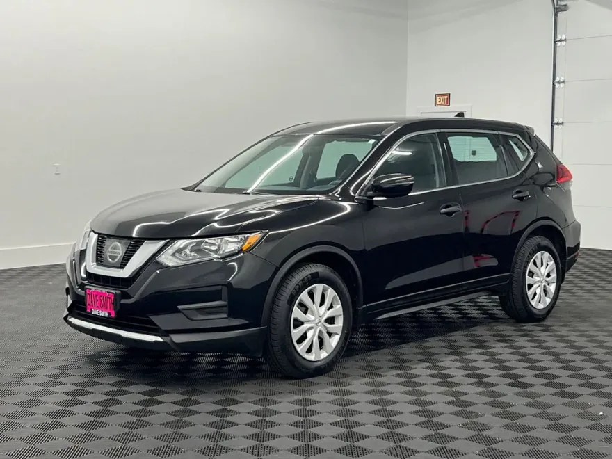 2017 Nissan Rogue S photo 1