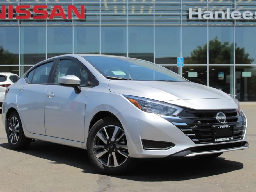 2025 Nissan Versa SV photo 1