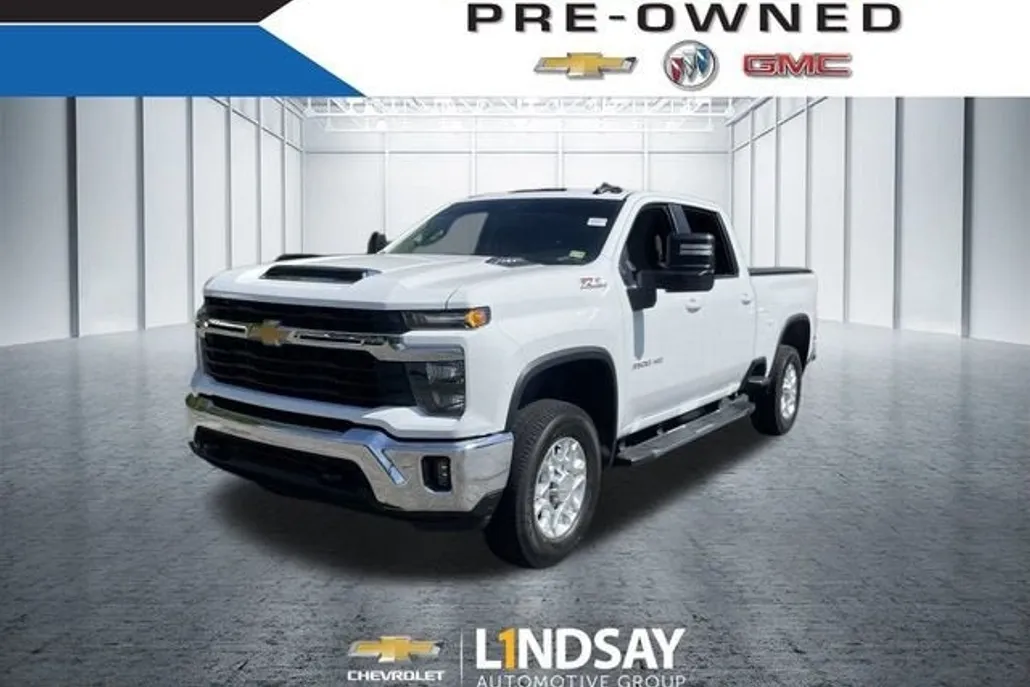 2024 Chevrolet Silverado 3500HD LT photo 1