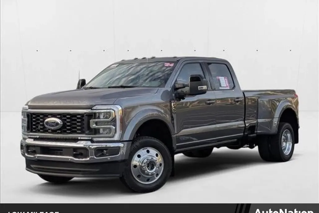 2024 Ford F-450 Lariat photo 1