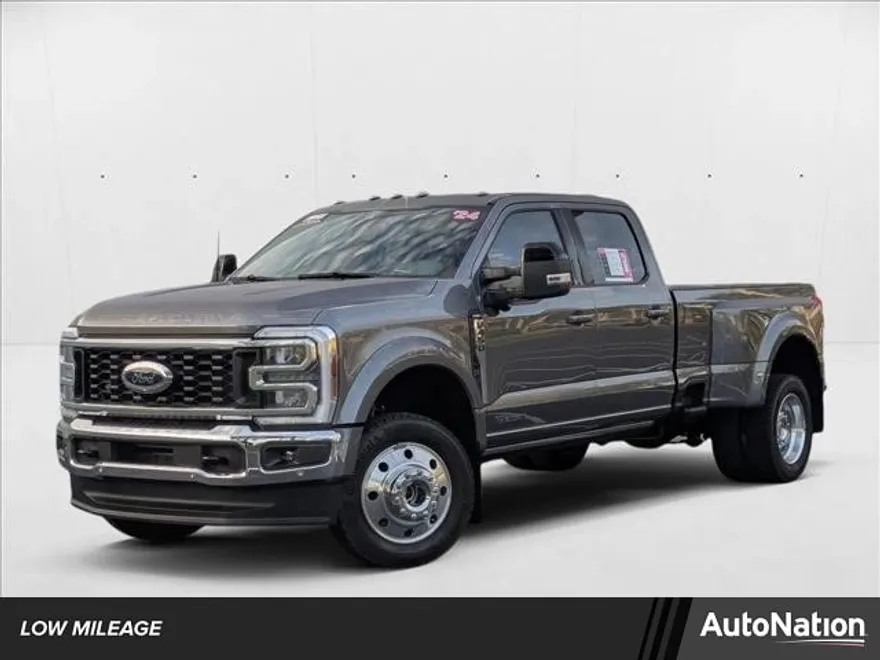 2024 Ford F-450 Lariat photo 1