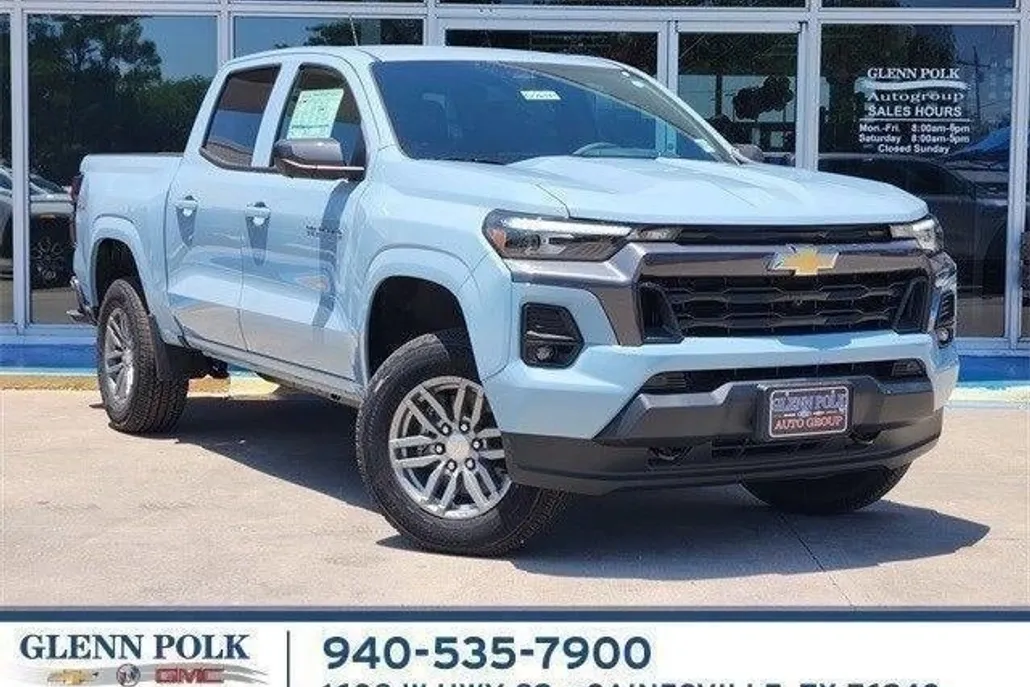 2025 Chevrolet Colorado Work Truck LT photo 1