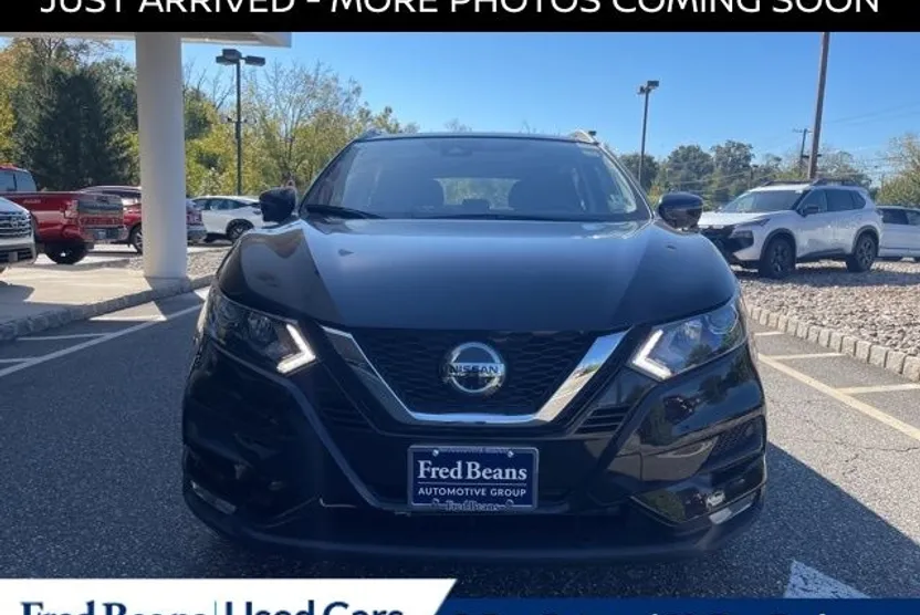 2022 Nissan Rogue Sport SV photo 1