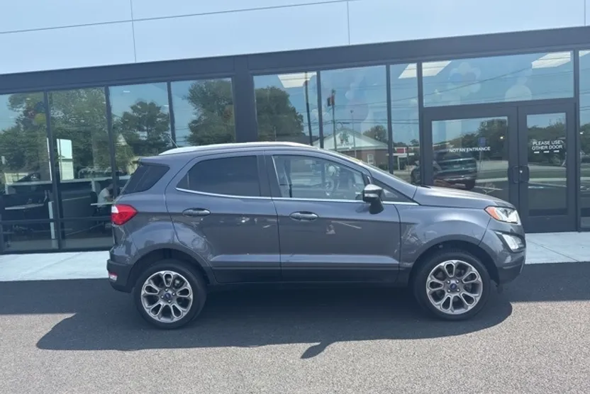 2022 Ford EcoSport Titanium photo 1