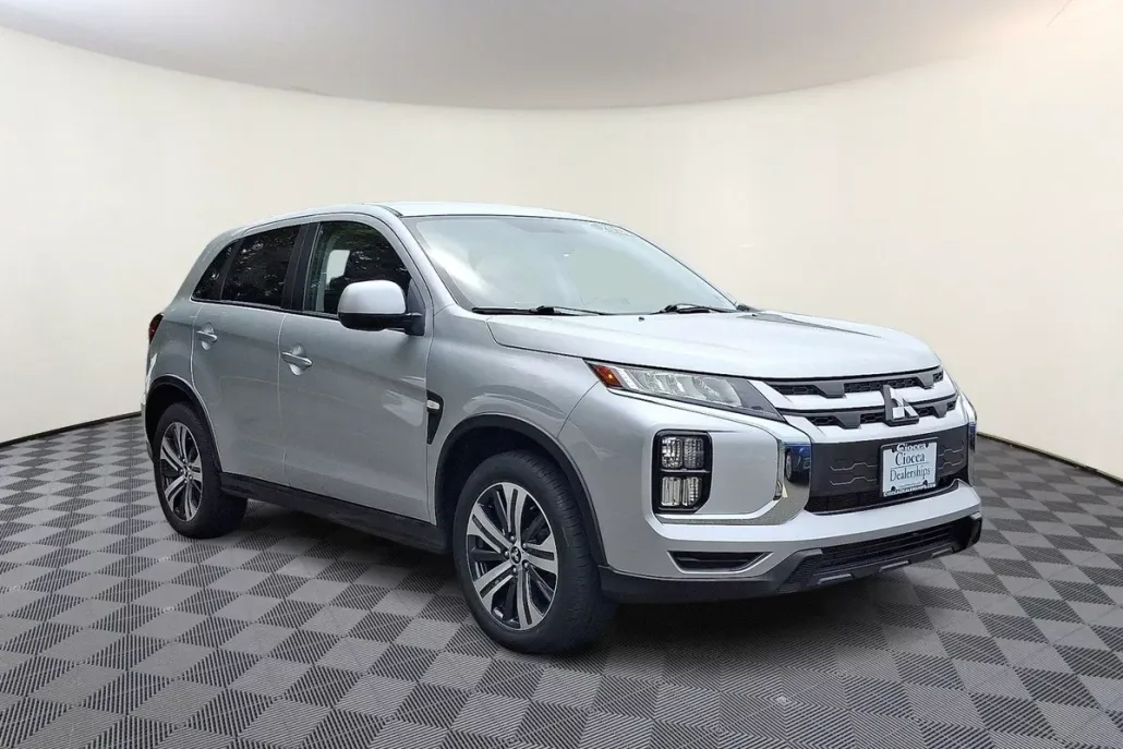 2020 Mitsubishi Outlander Sport ES photo 1