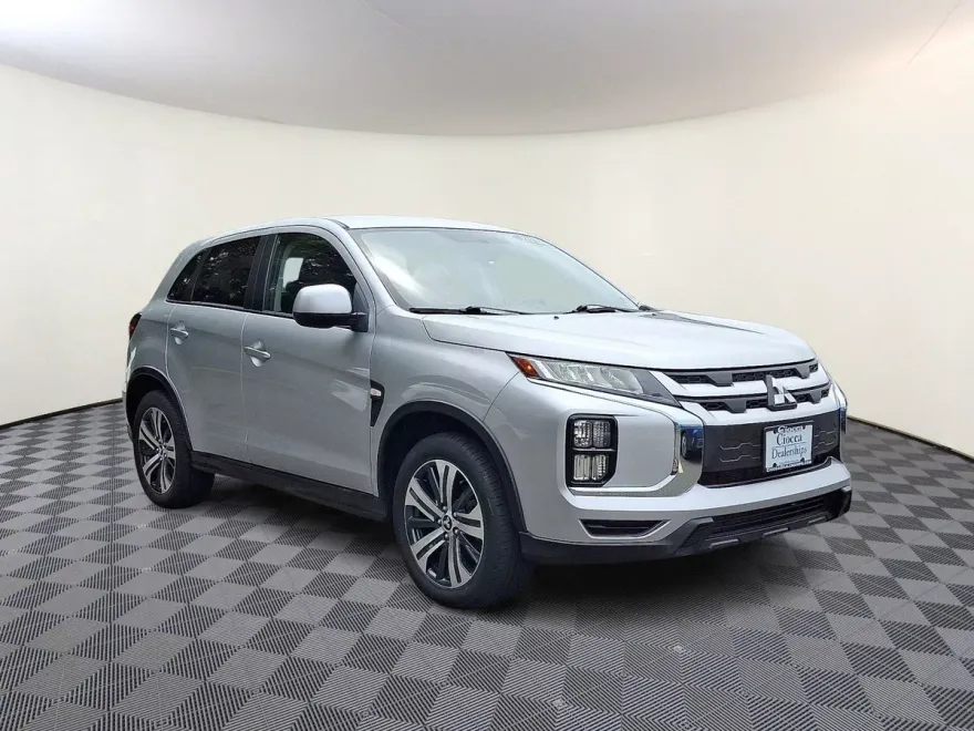 2020 Mitsubishi Outlander Sport ES photo 1