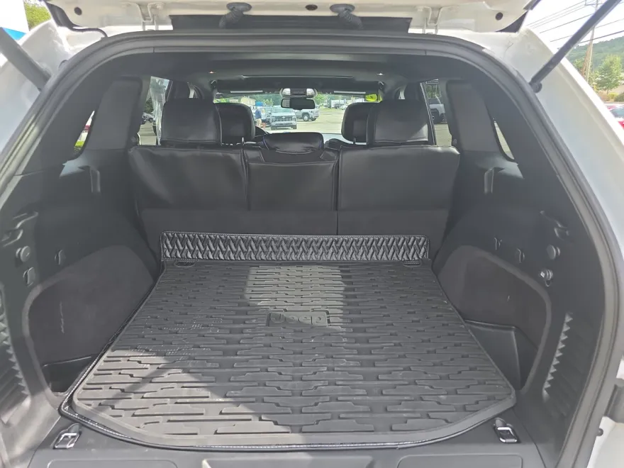 2016 Jeep Grand Cherokee Laredo photo 1