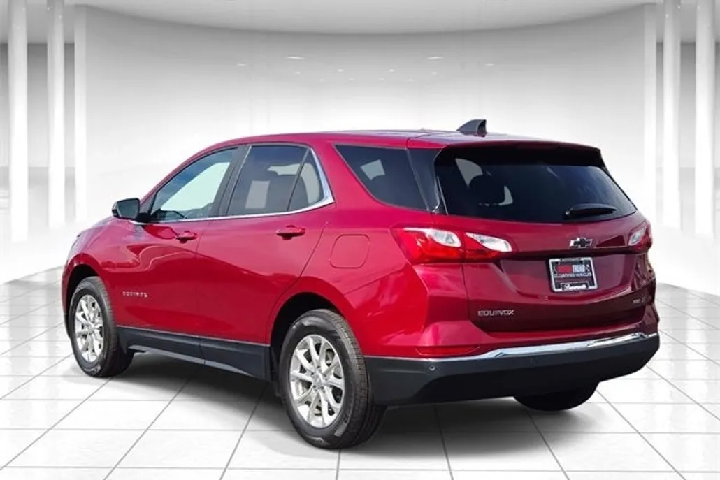 2021 Chevrolet Equinox LT photo 1