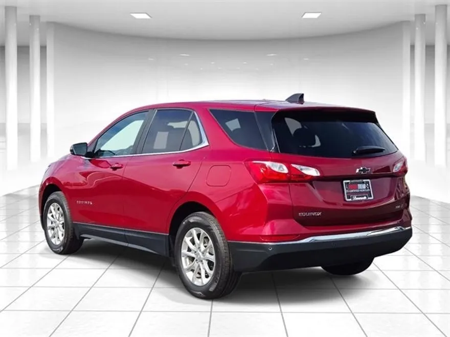 2021 Chevrolet Equinox LT photo 1