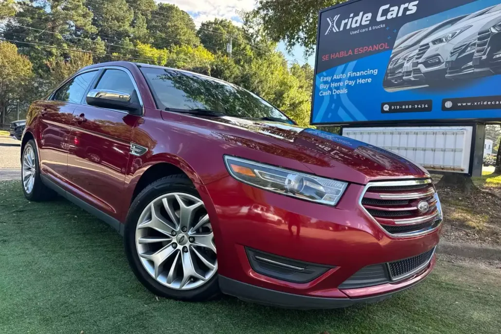 2016 Ford Taurus Limited photo 1