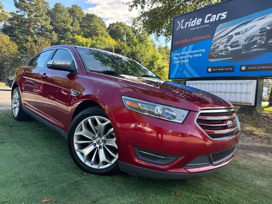 2016 Ford Taurus Limited photo 1
