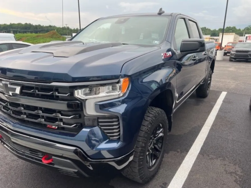 2023 Chevrolet Silverado 1500 LT Trail Boss photo 1
