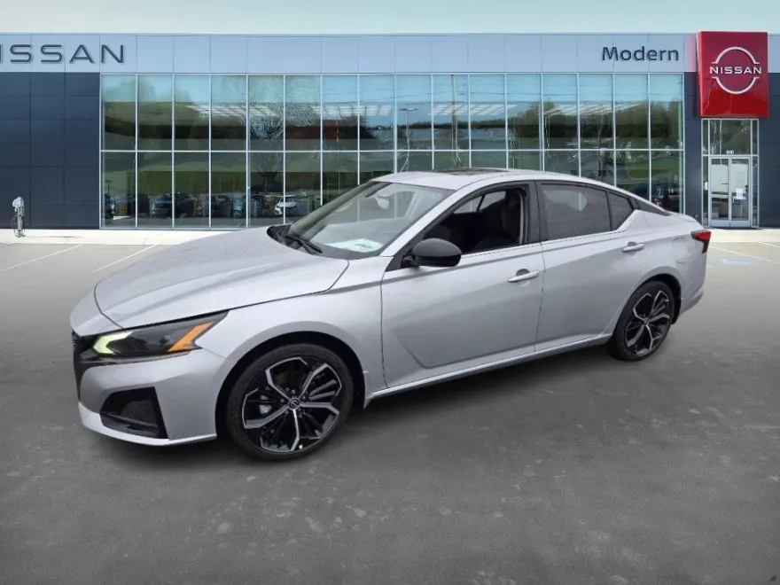 2025 Nissan Altima SR photo 1