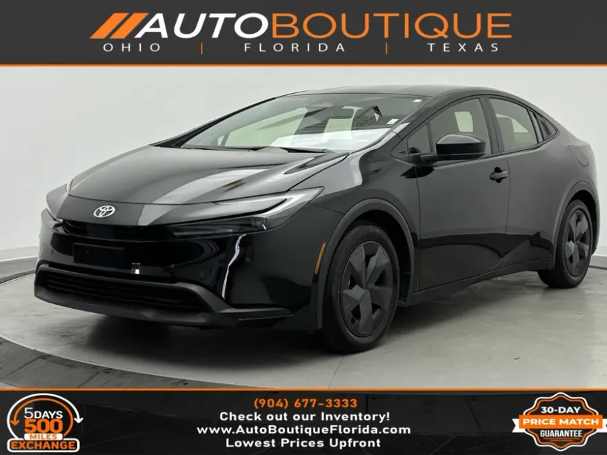 2025 Toyota Prius LE photo 1