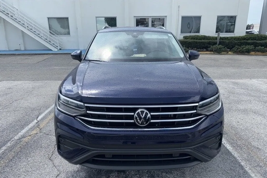 2022 Volkswagen Tiguan SE photo 1