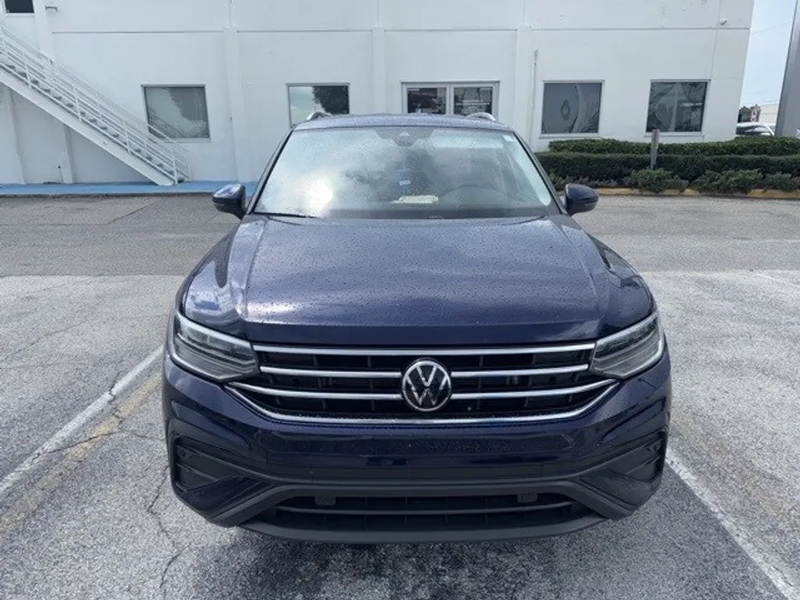 2022 Volkswagen Tiguan SE photo 1