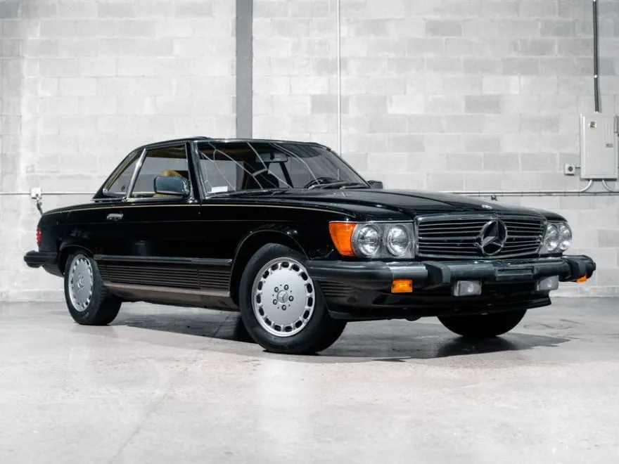 1988 Mercedes Benz 560 photo 1