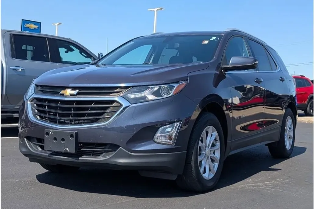 2019 Chevrolet Equinox LT photo 1
