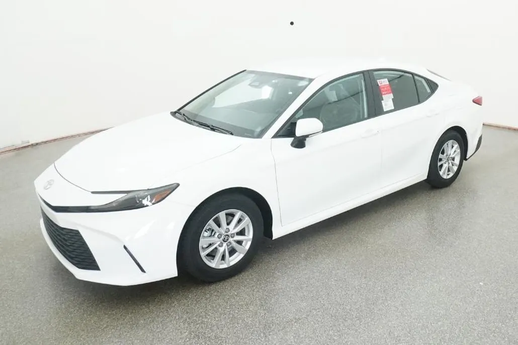2026 Toyota Camry LE photo 1