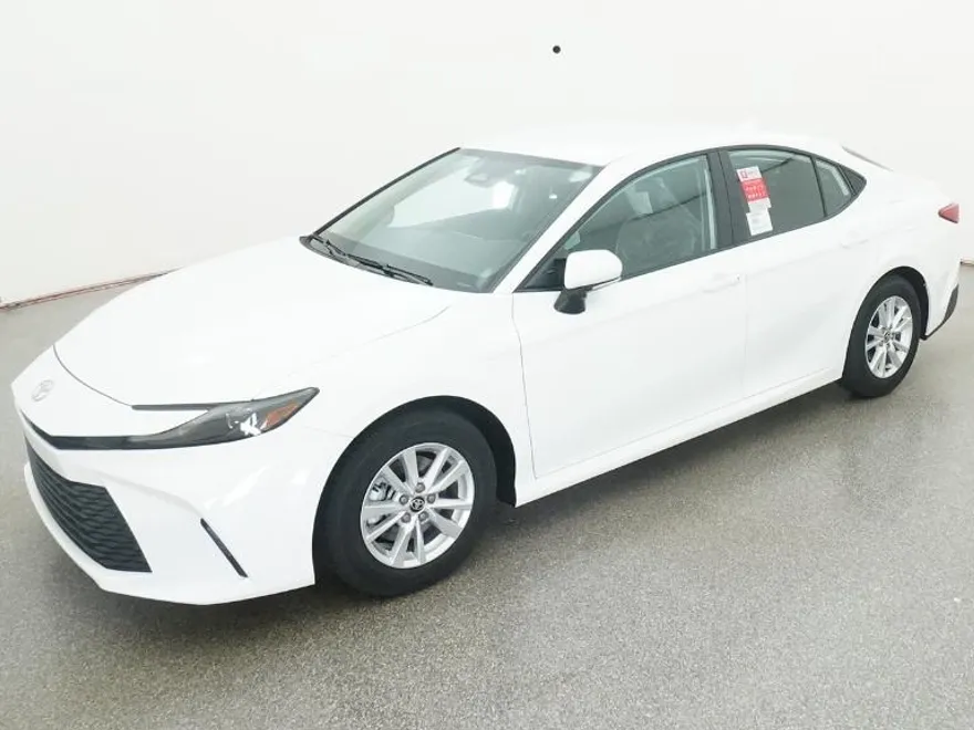 2026 Toyota Camry LE photo 1