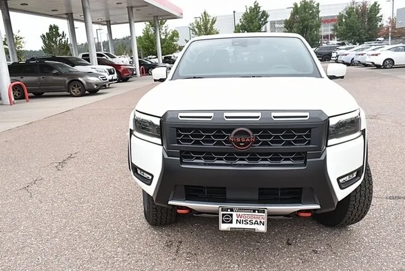 2026 Nissan Frontier photo 1