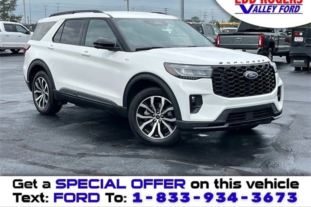 2025 Ford Explorer ST-Line photo 1