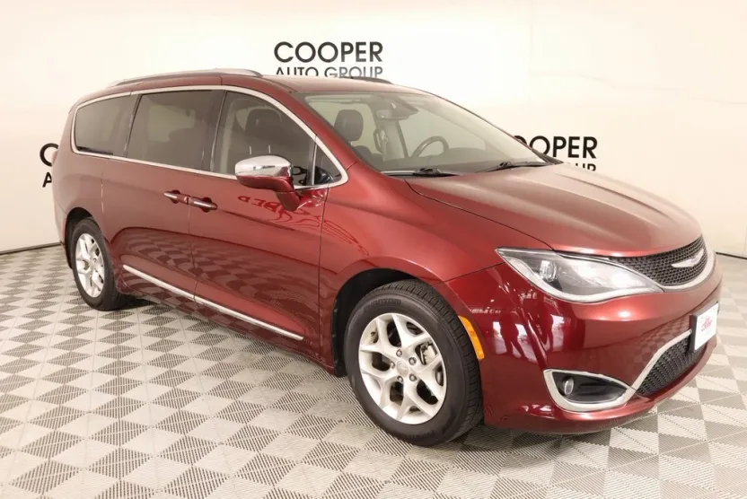 2020 Chrysler Pacifica Limited photo 1