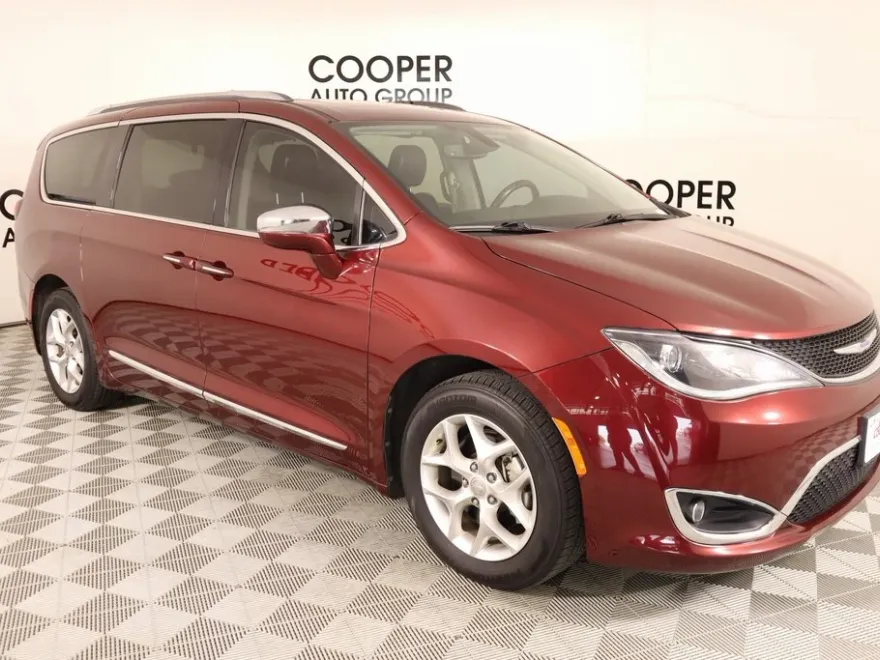 2020 Chrysler Pacifica Limited photo 1