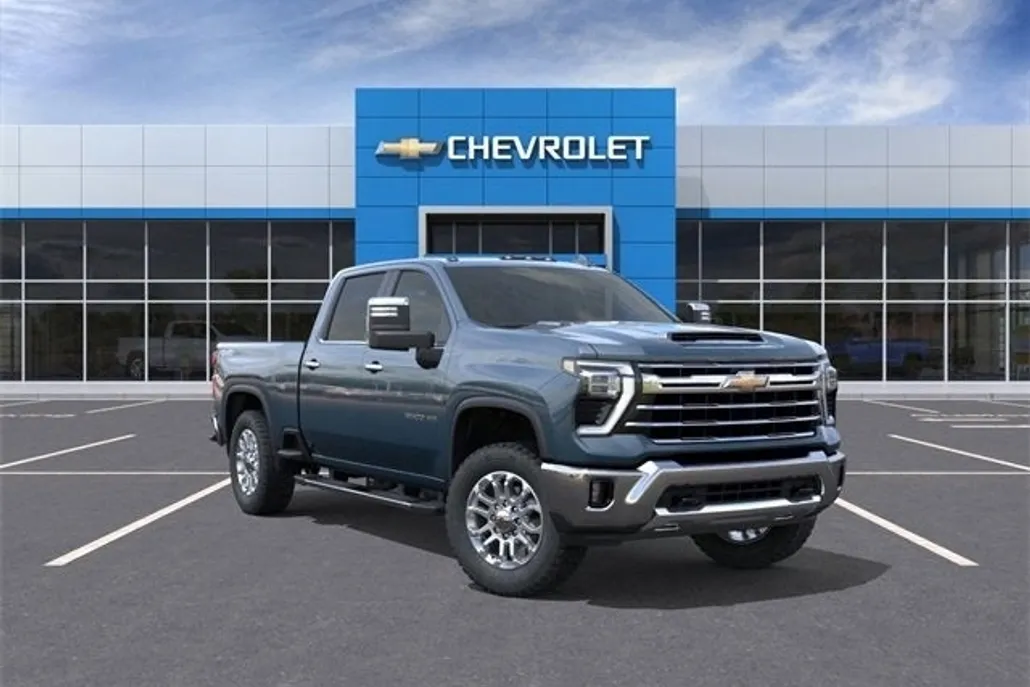 2025 Chevrolet Silverado 3500HD LTZ photo 1
