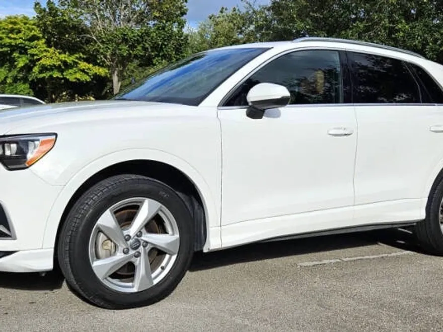 2020 Audi Q3 Premium 45 TFSI photo 1