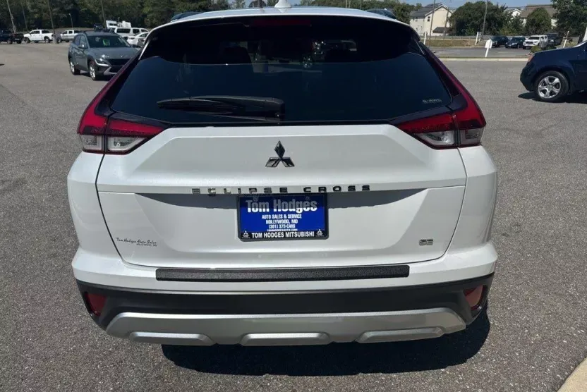 2024 Mitsubishi Eclipse Cross SE photo 1