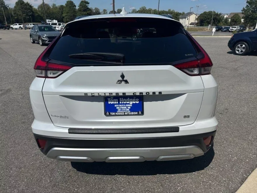 2024 Mitsubishi Eclipse Cross SE photo 1